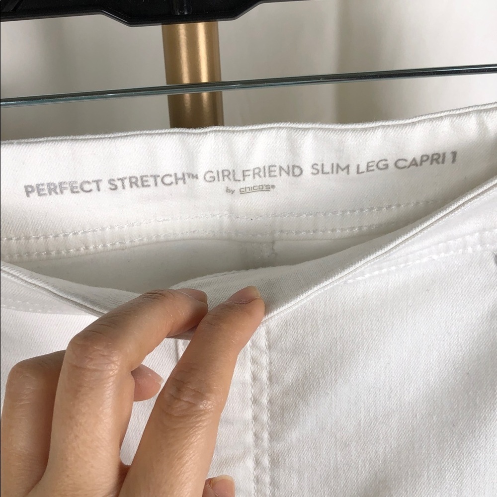 Chico's White Perfect Stretch Girlfriend Slim Leg Capri (B4) - Picture 2 of 9